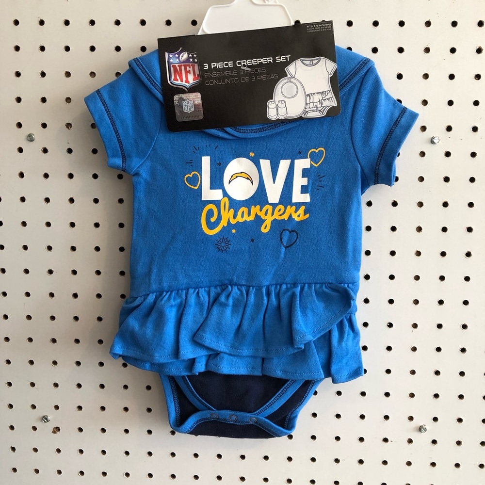 NFL Chargers, Bib & Bootie set. NWT 3/6mo